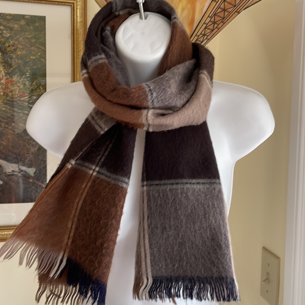 NORDSTROM SCARF MADE IN GERMANY Excellent Condition!